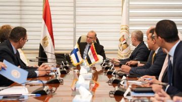 وزير الاستثمار لسفير فنلندا: نمتلك فرصا واعدة في العديد من القطاعات بسبب موقعنا الجغرافي وزير الاستثمار لسفير فنلندا: نمتلك فرصا واعدة في العديد من القطاعات بسبب موقعنا الجغرافي