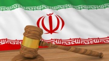 إيران من الداخل.. من يحكم طهران فعليا؟ أسرار نظام المرشد وكواليس الصراع بين الجيش والحرس الثوري