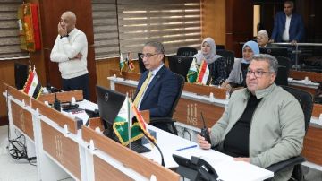 محافظ الجيزة يتابع انتظام مواقف السرفيس ومحطات الوقود من داخل الشبكة الوطنية للطوارئ محافظ الجيزة يتابع انتظام مواقف السرفيس ومحطات الوقود من داخل الشبكة الوطنية للطوارئ