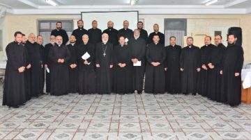 مطران إيبارشية المنيا للأقباط الكاثوليك يترأس الرياضة الروحية للكهنة .. صور