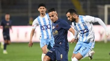 التعادل السلبي يحسم الشوط الأول بين بيراميدز والزمالك