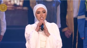 الرئيس السيسي يستمع لـ أوبريت 100 مليون فدائي الرئيس السيسي يستمع لـ أوبريت 100 مليون فدائي