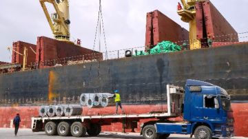 انتظام العمل بميناء دمياط.. تشغيل بكامل طاقته خلال عيد الفطر