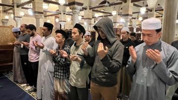 حكم الدعاء في الصلاة بقضاء الحوائج .. دار الإفتاء تجيب