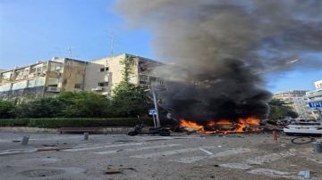 رصد إطلاق صواريخ من إيران نحو إيلات جنوبي إسرائيل فيديو رصد إطلاق صواريخ من إيران نحو إيلات جنوبي إسرائيل فيديو