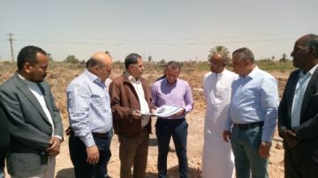 محافظ أسوان يتفقد أعمال رفع كفاءة الطريق الدائرى بلانة كلابشة محافظ أسوان يتفقد أعمال رفع كفاءة الطريق الدائرى بلانة كلابشة