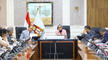 محافظ الوادي الجديد تترأس اجتماع مجلس إدارة صندوق استصلاح الأراضي