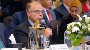 وزير الاستثمار: الأزمات العالمية لم توقف مسيرة الإصلاح الاقتصادي في مصر.. فيديو وزير الاستثمار: الأزمات العالمية لم توقف مسيرة الإصلاح الاقتصادي في مصر.. فيديو