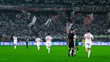 إعلامي يوجة رسالة دعم للاعبي الزمالك.. ماذا قال