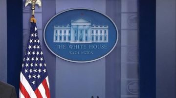 البيت الأبيض ينفي مرافقة البحرية الأمريكية لناقلة نفط بمضيق هرمز