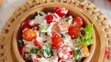 سحور 17 رمضان .. طريقة عمل سلاطة جبنة قريش لذيذة وصحية