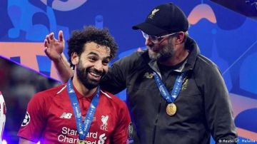 كلوب: محمد صلاح كان جزءا من أفضل ثلاثي هجومي في العالم مع ليفربول