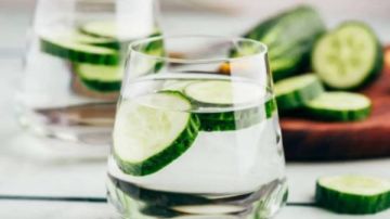 ماذا يحدث للجسم عند شرب ماء الخيار يوميا؟
