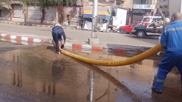 محافظ قنا يوجه بسرعة إصلاح كسر خط المياه بمنطقة عمر أفندي 