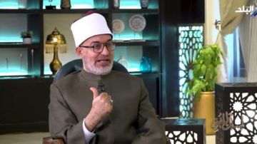 مفتي الجمهورية: زيارة المقابر في العيد جائزة بشرط احترام فرحة المناسبة وعدم استدعاء الحزن مفتي الجمهورية: زيارة المقابر في العيد جائزة بشرط احترام فرحة المناسبة وعدم استدعاء الحزن