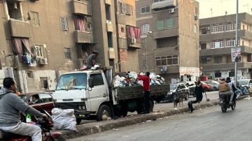 استجابة لـ صدى البلد .. نائب محافظ الجيزة تستجيب لشكوى تراكمات القمامة بإمبابة استجابة لـ صدى البلد .. نائب محافظ الجيزة تستجيب لشكوى تراكمات القمامة بإمبابة