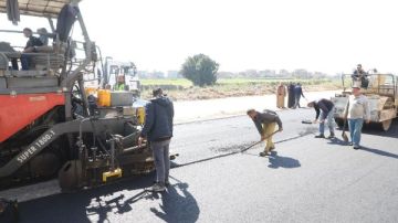 بتكلفة 20 مليون جنيه.. محافظ الشرقية يتفقد أعمال الرصف بطريق المانسترلي أبو كبير