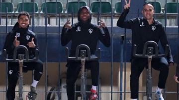 محمد عبد الوهاب: الزمالك جعانين كورة وشهرة وماديات.. نجوم الأهلى شبعوا