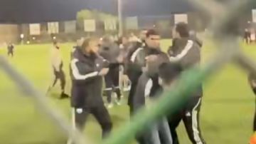 8 غرز ومحضر رسمي .. خناقة شوارع بين إداري الأهلي ومسئول نادي زد تفاصيل 8 غرز ومحضر رسمي .. خناقة شوارع بين إداري الأهلي ومسئول نادي زد تفاصيل