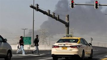 الإمارات: سقوط صاروخ واحد و6 طائرات مسيرة داخل البلاد