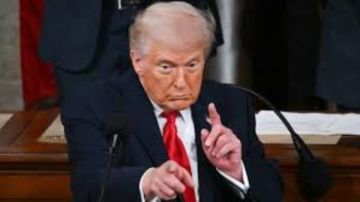 ترامب: ابن خامنئي لن ينجو.. والنفط الإيراني ليس أولويتنا حاليا ترامب: ابن خامنئي لن ينجو.. والنفط الإيراني ليس أولويتنا حاليا