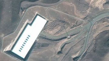 غارات أمريكية إسرائيلية تستهدف مجمع أصفهان النووي وتضر بالبنية التحتية غارات أمريكية إسرائيلية تستهدف مجمع أصفهان النووي وتضر بالبنية التحتية