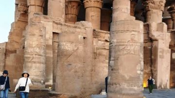 محافظ أسوان يوجه برفع كفاءة ونظافة المواقع والمناطق الأثرية للإحتفال بعيد الفطر المبارك..صور