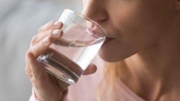 هل تشرب كمية كافية من الماء؟.. علامات الجفاف عليك الانتباه لها