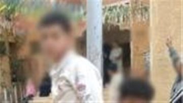 الأمن يكشف ملابسات تكبيل طفلين بأحد أعمدة الإنارة والتعدي عليهما بالضرب الأمن يكشف ملابسات تكبيل طفلين بأحد أعمدة الإنارة والتعدي عليهما بالضرب