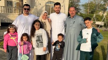 بالجلباب.. محمود الونش يحتفل بعيد الفطر بصحبة عائلته.. صور بالجلباب.. محمود الونش يحتفل بعيد الفطر بصحبة عائلته.. صور