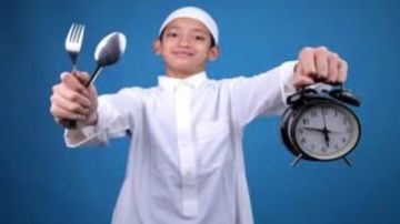 لا تنسيه في سحور طفلك.. طعام بسيط يمنحه طاقة ويمنع الجوع والعطش في الصيام