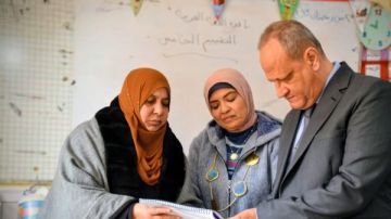 وكيل تعليم بورسعيد يتابع تنمية مهارات القراءة والكتابة بمدرسة اللواء سماح قنديل