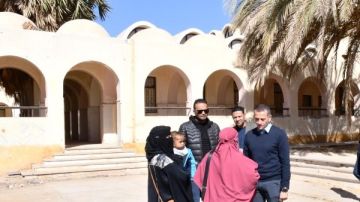 استجابة سريعة لأولياء أمور مدرسة الأمل للنور والمكفوفين عقب لقاء محافظ أسوان استجابة سريعة لأولياء أمور مدرسة الأمل للنور والمكفوفين عقب لقاء محافظ أسوان