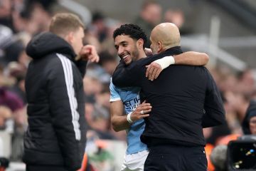 تصرف لافت من غوارديولا مع عمر مرموش بعد تألقه أمام نيوكاسل