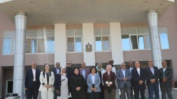 محافظ البحر الأحمر ونائبة وزيرة التضامن يبحثان دعم الأسر الأولى بالرعاية