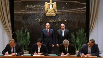 مصطفى مدبولي يشهد توقيع اتفاقيات طاقة متجددة بقدرة 5620 ميجاوات في مصر