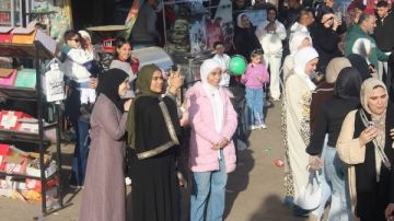 احتفالا بعيد الفطر.. المحافظات تشهد إقبالا كبيرا على الحدائق والمتنزهات احتفالا بعيد الفطر.. المحافظات تشهد إقبالا كبيرا على الحدائق والمتنزهات