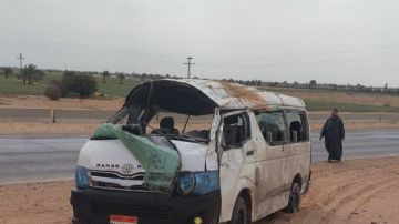 اصطدام أتوبيس مدرسة شهيرة في رصيف على طريق 6 أكتوبر اصطدام أتوبيس مدرسة شهيرة في رصيف على طريق 6 أكتوبر