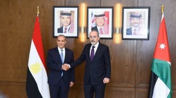 وزير الخارجية يعقد مباحثات مع نظيره الأردني فى عمان حول تداعيات التصعيد العسكري