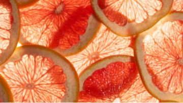 13 نوعا من الأطعمة تساعد الجسم على إنتاج الكولاجين طبيعيا.. السر في نضارة البشرة وشبابها