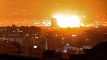 الجيش الإسرائيلي يقصف مجمعا لتصنيع أسلحة البحرية الإيرانية عاجل الجيش الإسرائيلي يقصف مجمعا لتصنيع أسلحة البحرية الإيرانية عاجل