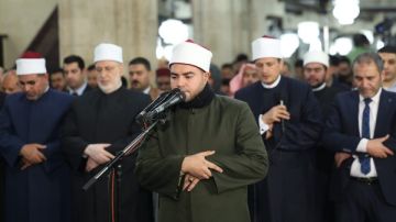 بروايات حفص والسوسي وخلف وروح.. أئمة قبلة الجامع الأزهر يؤدون صلاة التراويح 28 رمضان بروايات حفص والسوسي وخلف وروح.. أئمة قبلة الجامع الأزهر يؤدون صلاة التراويح 28 رمضان