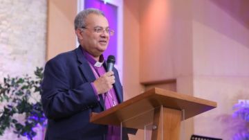 رئيس الطائفة الإنجيلية يشارك في احتفال الكنيسة الإنجيلية بالقاهرة الجديدة بانضمام أعضاء رئيس الطائفة الإنجيلية يشارك في احتفال الكنيسة الإنجيلية بالقاهرة الجديدة بانضمام أعضاء