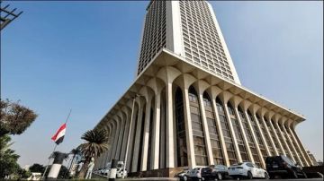 كاتب صحفي: موقف مصر من حرب إيران يدعو لوقف التصعيد فيديو كاتب صحفي: موقف مصر من حرب إيران يدعو لوقف التصعيد فيديو