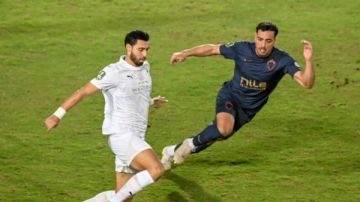 مهيب عبد الهادي يثير الجدل بشأن أفضل لاعب هذا الموسم