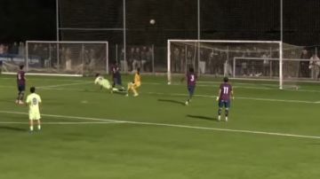 حمزة عبدالكريم يسجل أول أهدافه مع برشلونة ويصنع ركلة جزاء للشباب