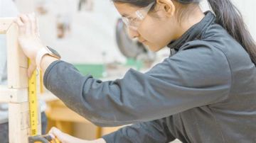 خطة جديدة لتأهيل طلاب الدبلومات بمهارات سوق العمل.. التعليم تكشف التفاصيل خطة جديدة لتأهيل طلاب الدبلومات بمهارات سوق العمل.. التعليم تكشف التفاصيل