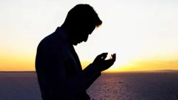 دعاء ليلة القدر لقضاء الحوائج.. يفرج كربك وييسر أمورك دعاء ليلة القدر لقضاء الحوائج.. يفرج كربك وييسر أمورك