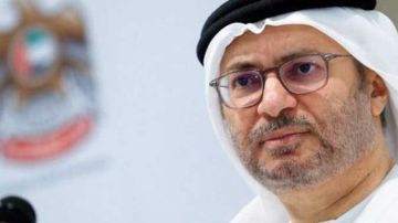 قرقاش يحذر : هجمات إيران على العرب تقوض الأمن الإقليمي وتشكل جرائم دولية