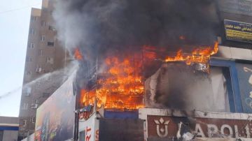 محافظ أسيوط : مراجعة تراخيص المحلات والمطاعم والإعلانات عقب حريق ميدان المحطة محافظ أسيوط : مراجعة تراخيص المحلات والمطاعم والإعلانات عقب حريق ميدان المحطة